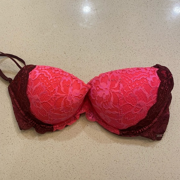 Victoria’s Secret PINK Bra’s - Picture 3 of 5